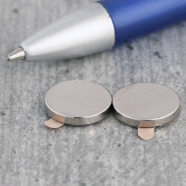 Neodymium magneetrondjes, zelfklevend, 13 mm x 2 mm, N35 