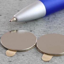 Neodymium magneetrondjes, zelfklevend, 20 mm x 1 mm, N35 