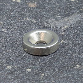 Neodymium magneetrondje met verzonken gat 15 mm