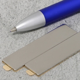 Neodymium blokmagneten rechthoekig, zelfklevend, vernikkeld 50 x 12 mm | 1.5 mm
