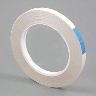 Dubbelzijdig PET tape, een zijde zwak klevend, TSAM05 9 mm