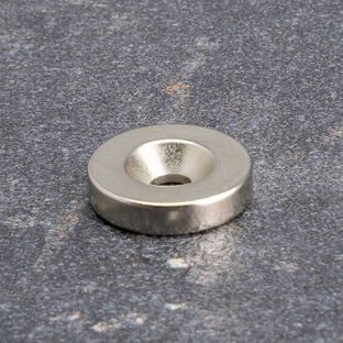 Neodymium magneetrondje met verzonken gat 18 mm