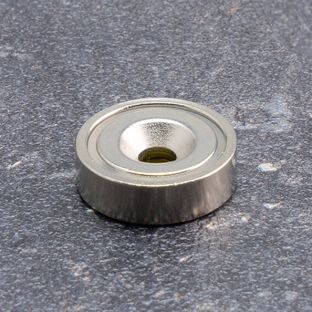 Magneet met verzonken gat/potmagneet, neodymium 20 mm | vernikkeld  | 9 kg