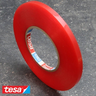 Tesa 4965 dubbelzijdig PET tape, zeer sterke acrylaatlijm, rode folie-schutlaag 9 mm