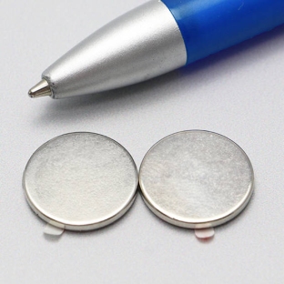 Neodymium magneetrondjes, sterk zelfklevend (3M 4920), 15 mm x 1,5 mm, N35 