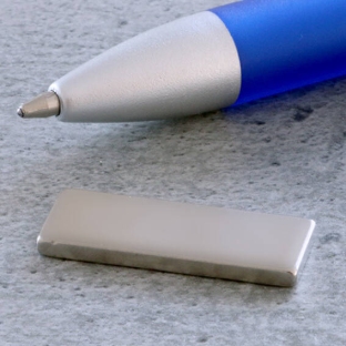 Neodymium blokmagneten rechthoekig, vernikkeld 25 x 10 mm | 2 mm