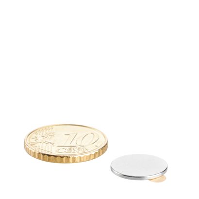 Neodymium magneetrondjes, zelfklevend null | 13 mm x 1 mm | null